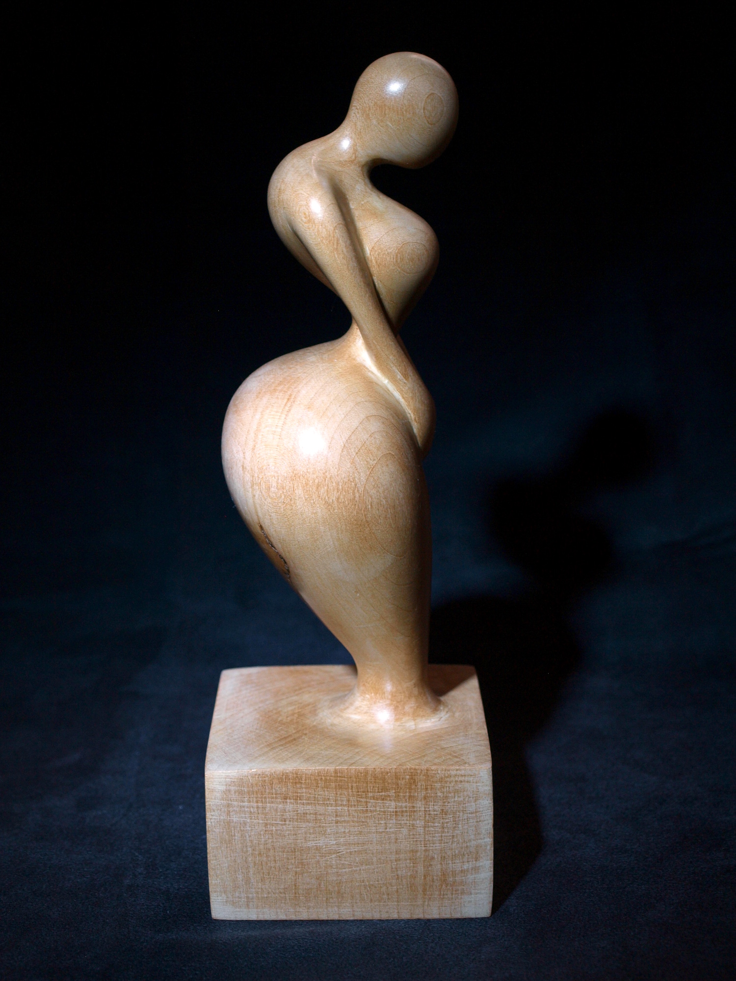 Curved_Idol (side view)